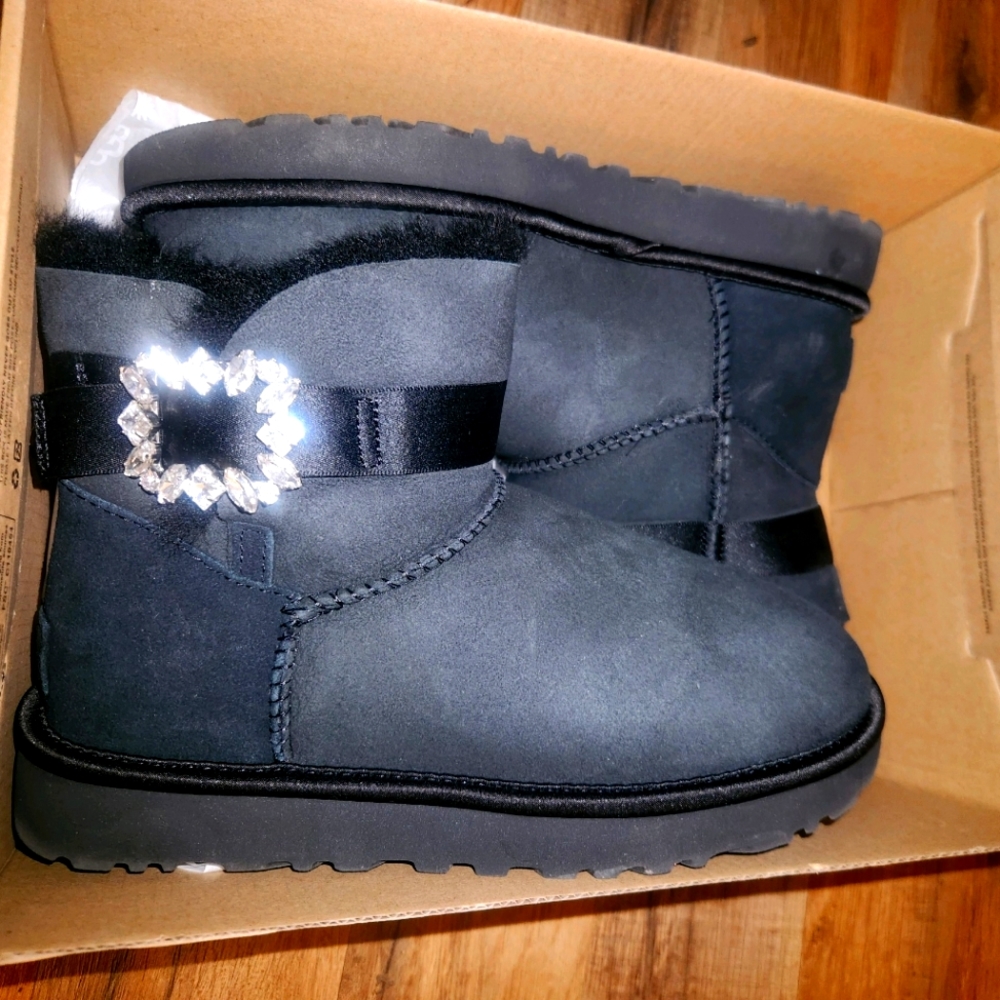 UGG Mini Boots, Black, Size 6 - Picture 2 of 4